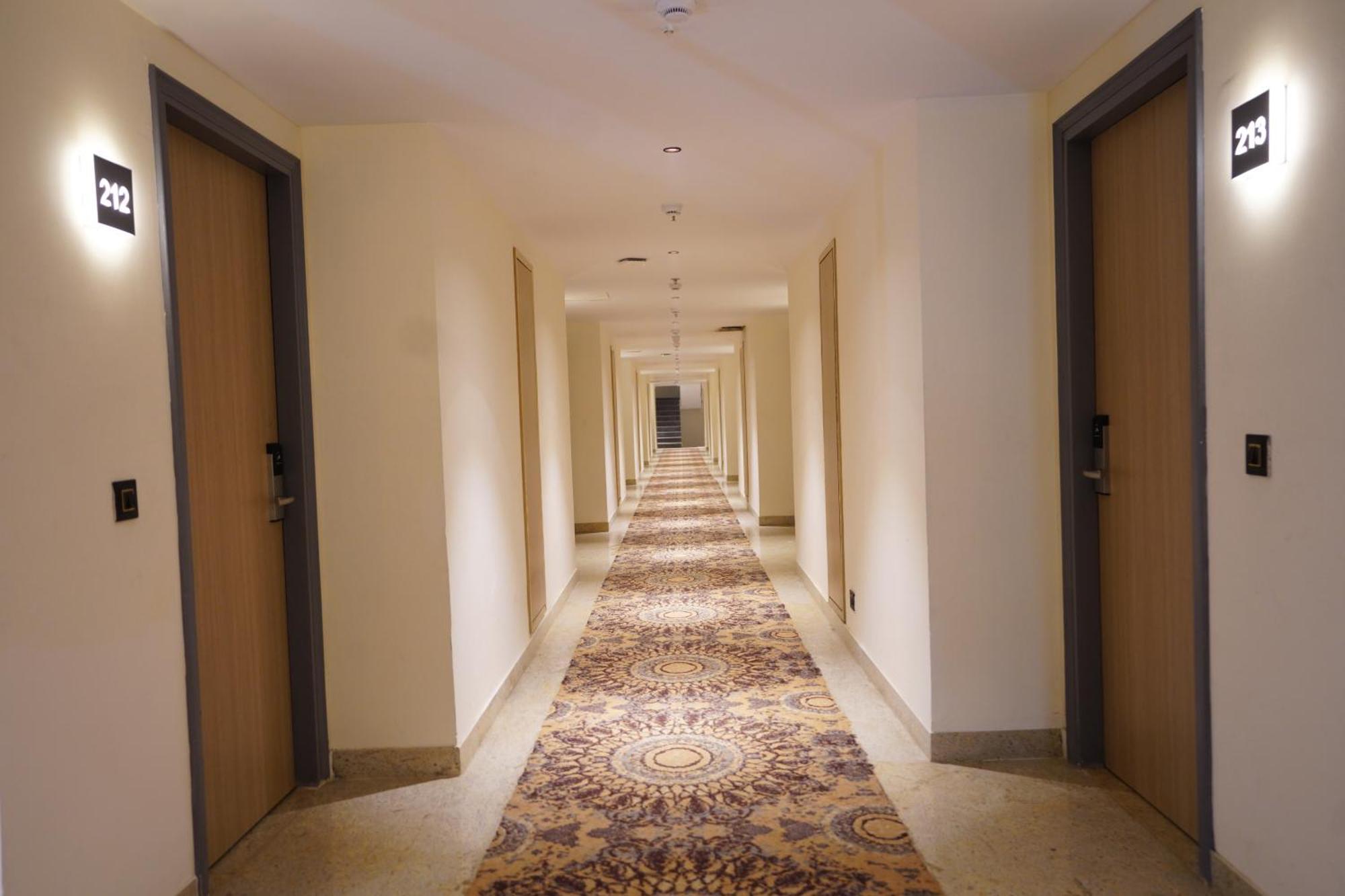 Hotel Classic Residency Kālka Exteriör bild